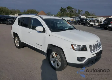 2015 Jeep Compass Latitude z USA, uszkodzony, nr VIN 1C4NJDEB7FD183659
